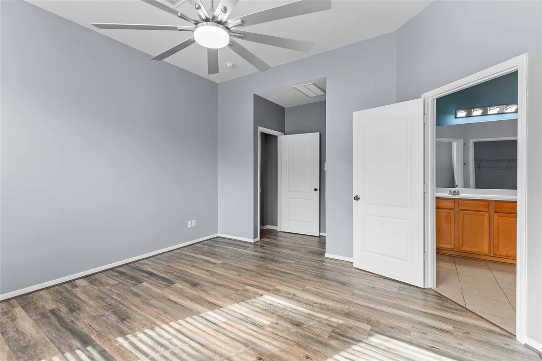 Photo of 18939 Cluster Oaks Drive