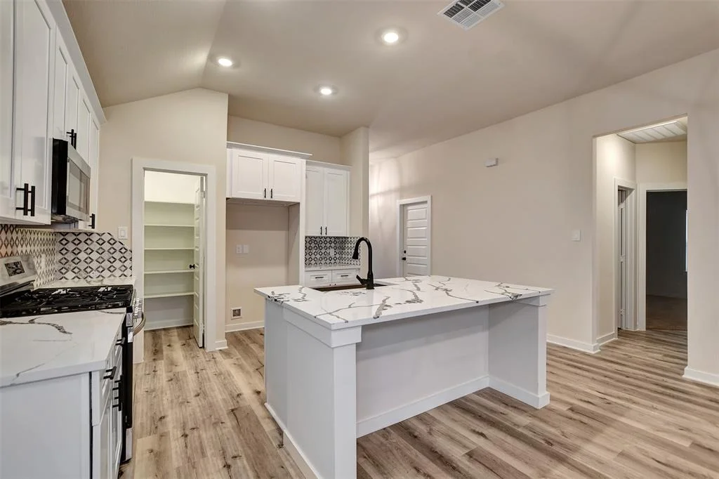 Photo of 402 Kendall Crest