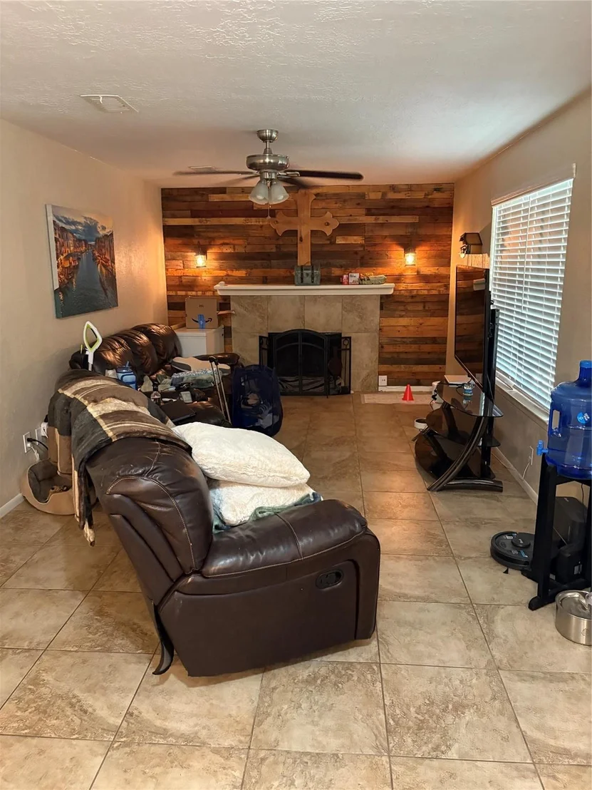 Photo of 9631 Oldenburg Lane