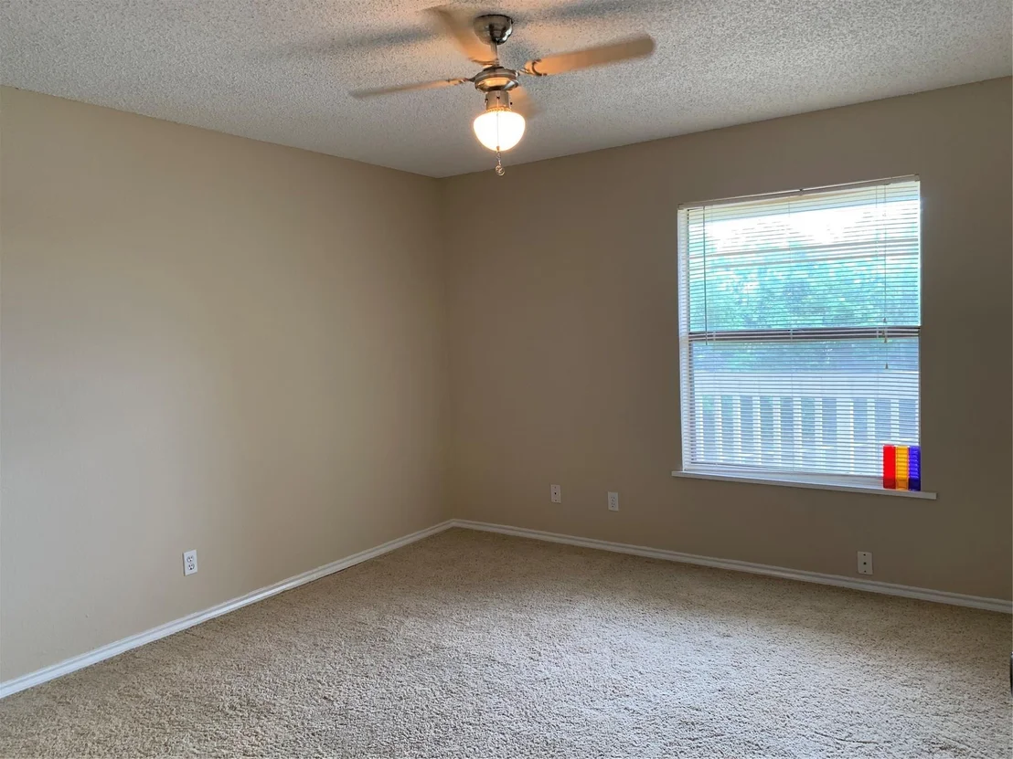 Photo of Unit 280B at 2501 Gulf Freeway