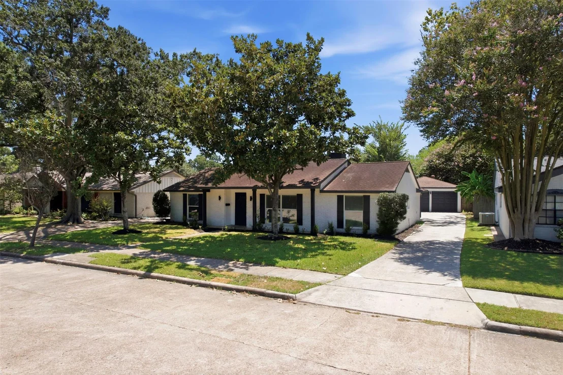 Photo of 6211 Dumfries Drive