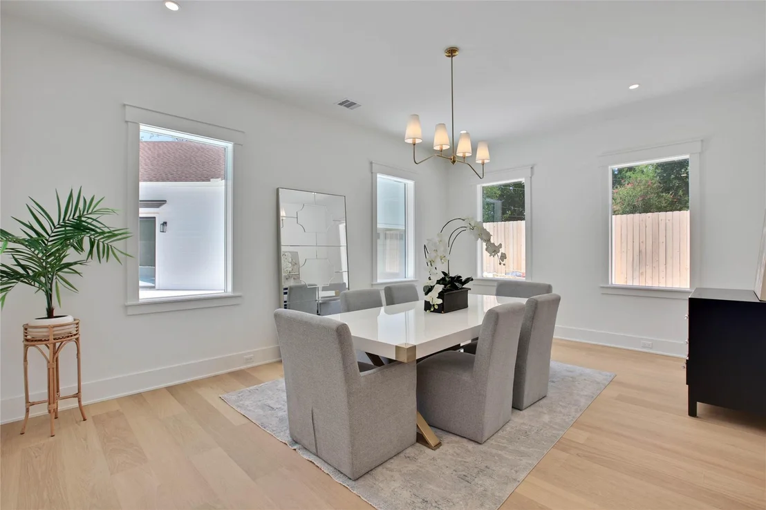 Photo of 1191 Chamboard Lane