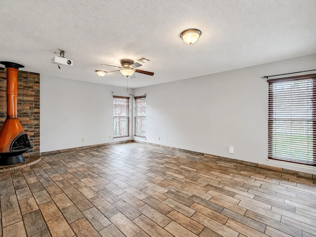 Photo of 2710 Burke Road