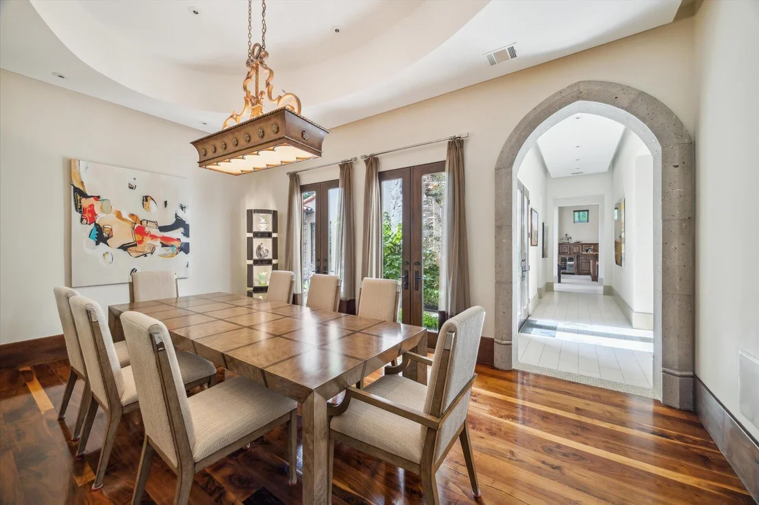 Photo of 322 Crestwood Drive