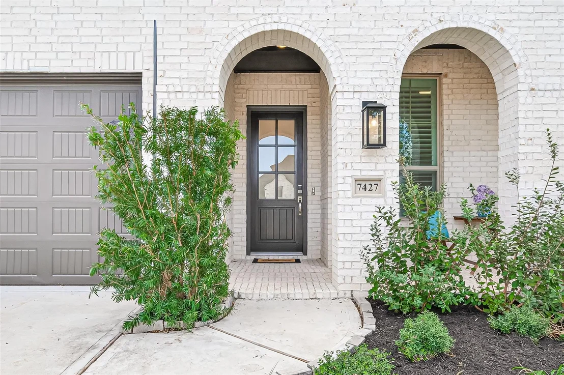 Photo of 7427 Compass Drive