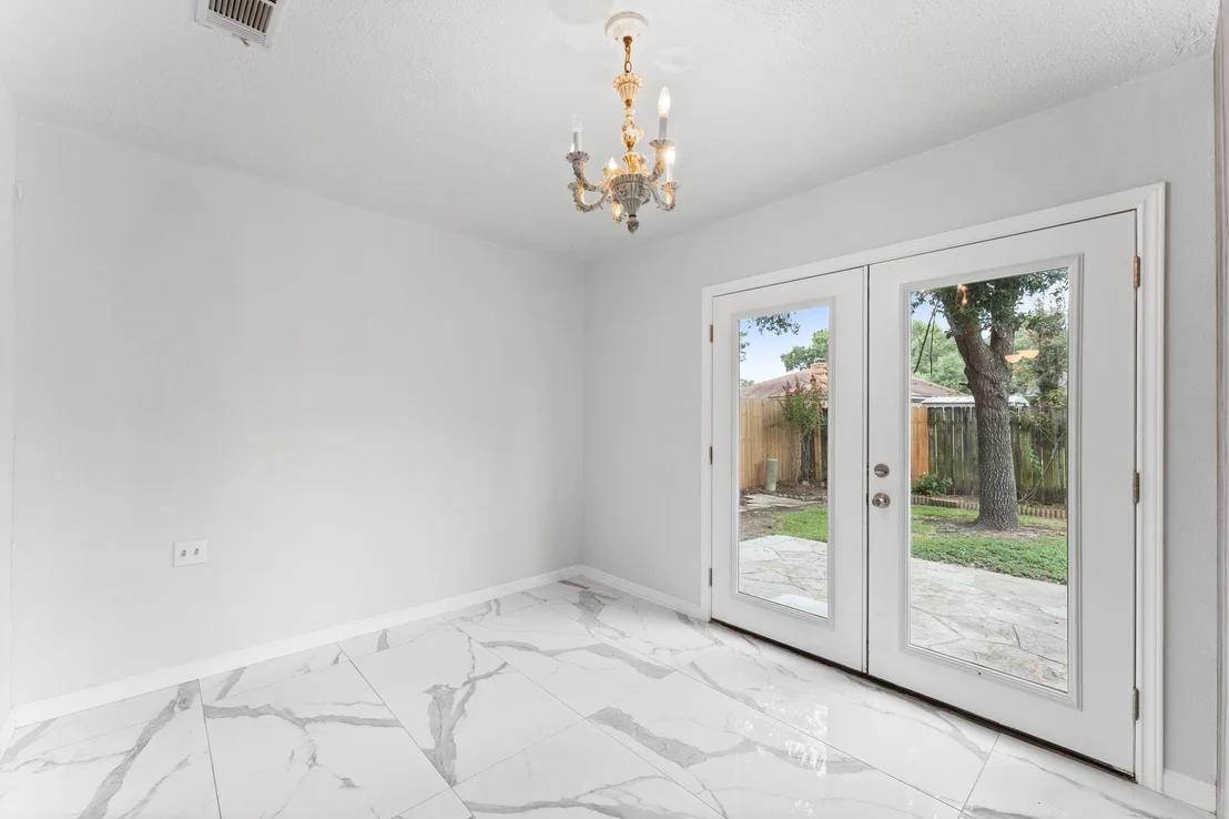 Photo of 606 Pinebrook Lane