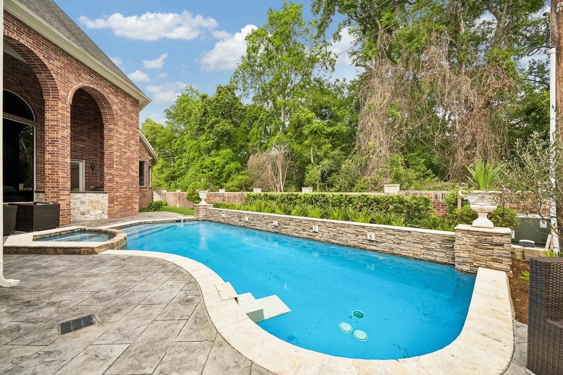 Photo of 907 Enclave Lake Drive