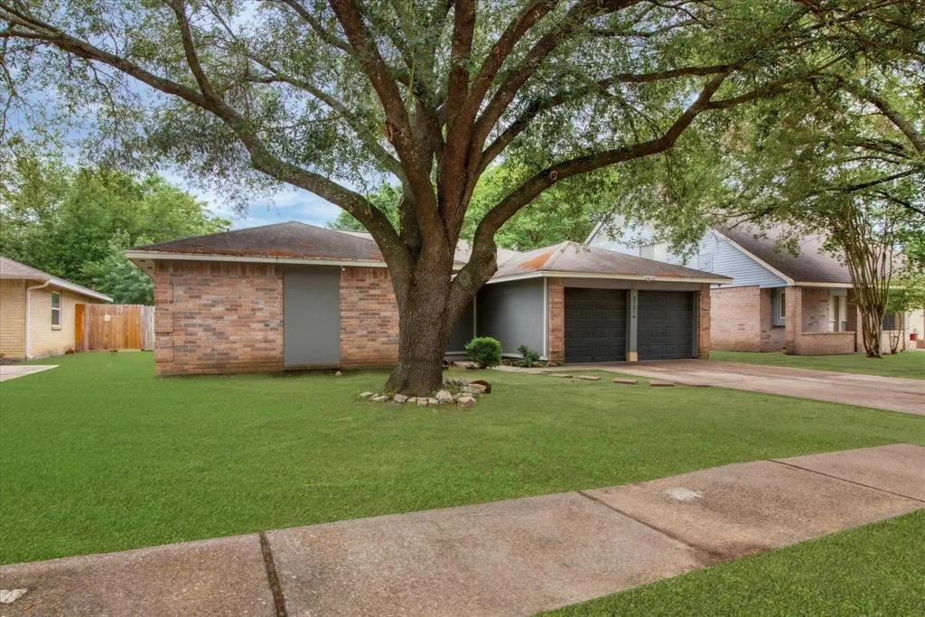 Photo of 21214 Castlemont Lane