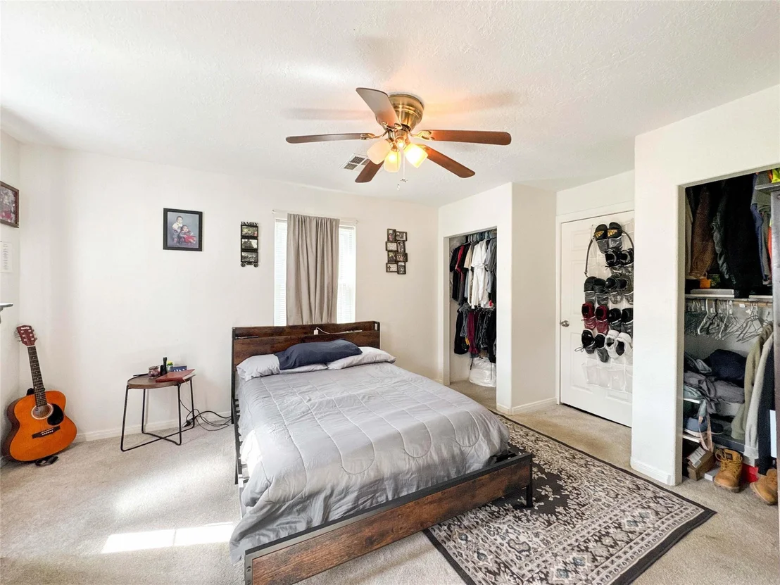 Photo of 828 Robinson Road