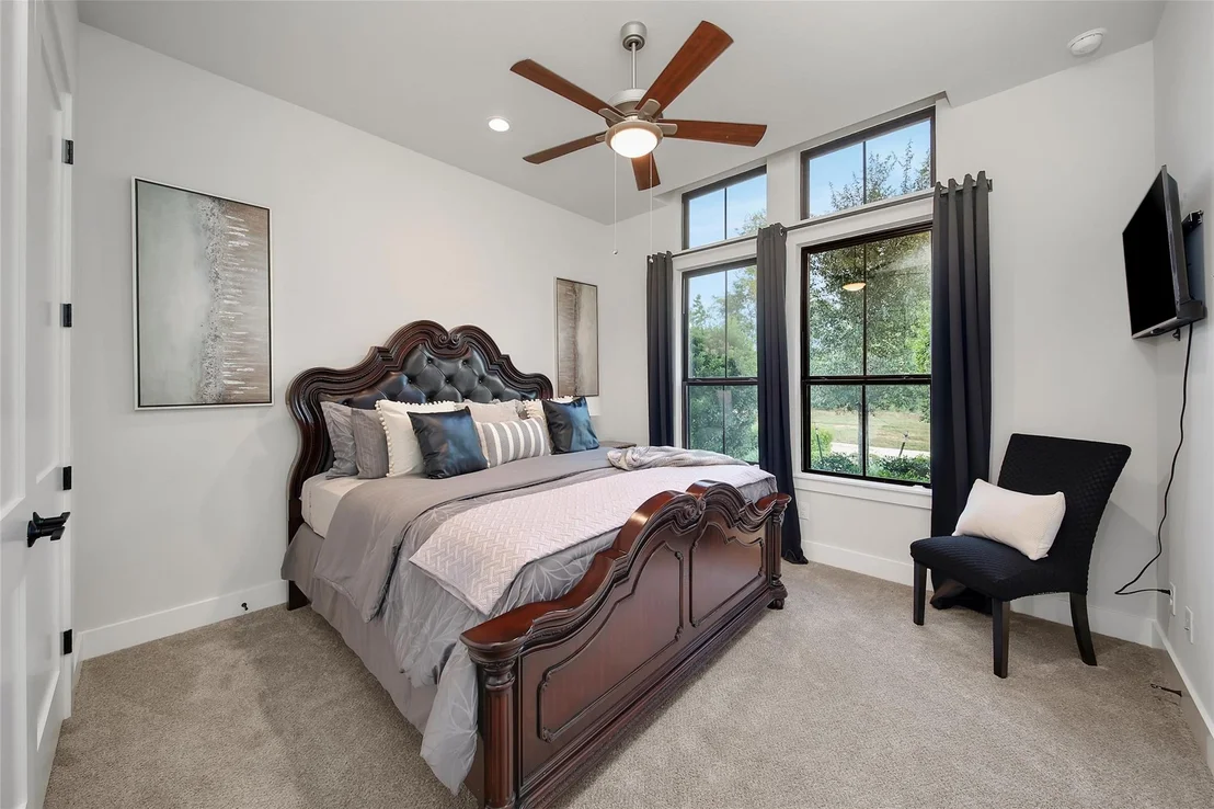 Photo of 16011 Bonjour Boulevard