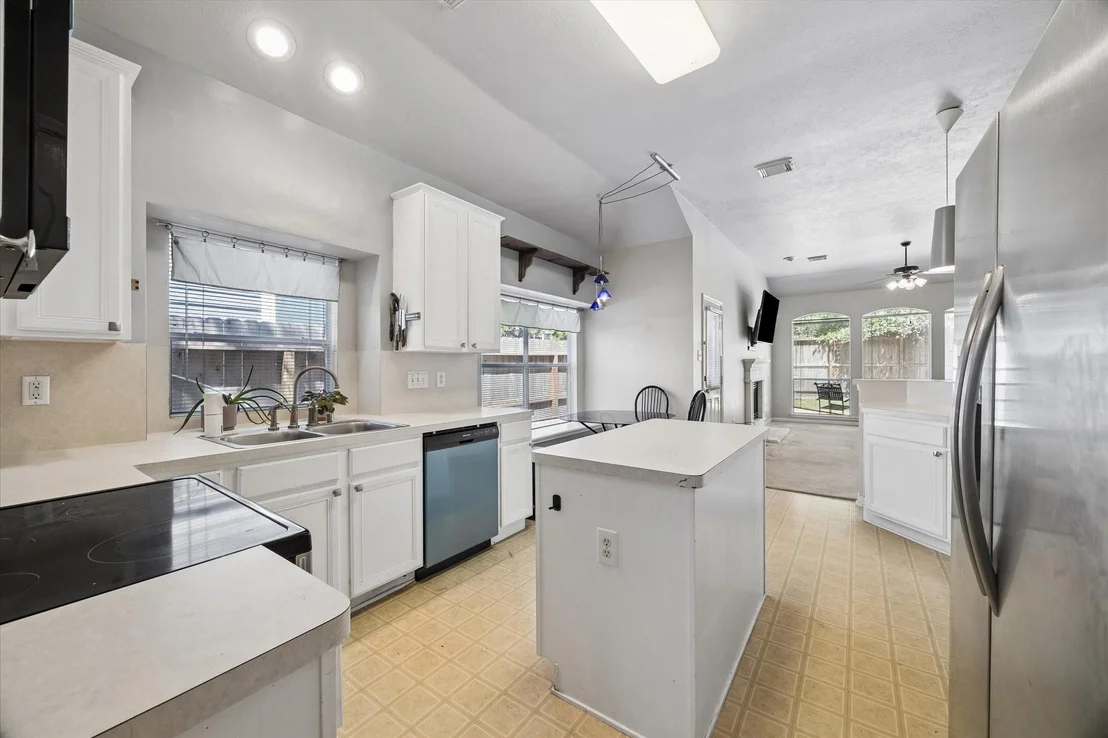 Photo of 7906 Sinfonia Drive