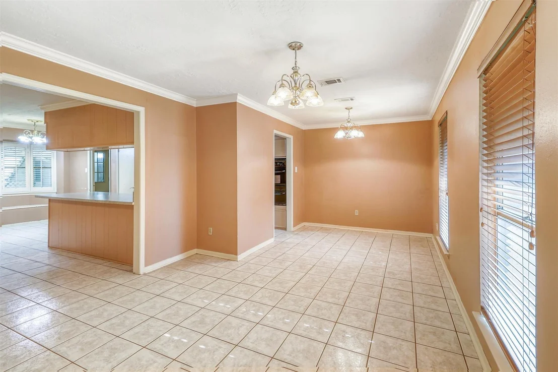 Photo of 534 Belwin Drive
