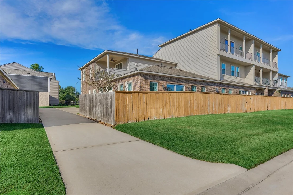 Photo of 2113 Solstice Boulevard
