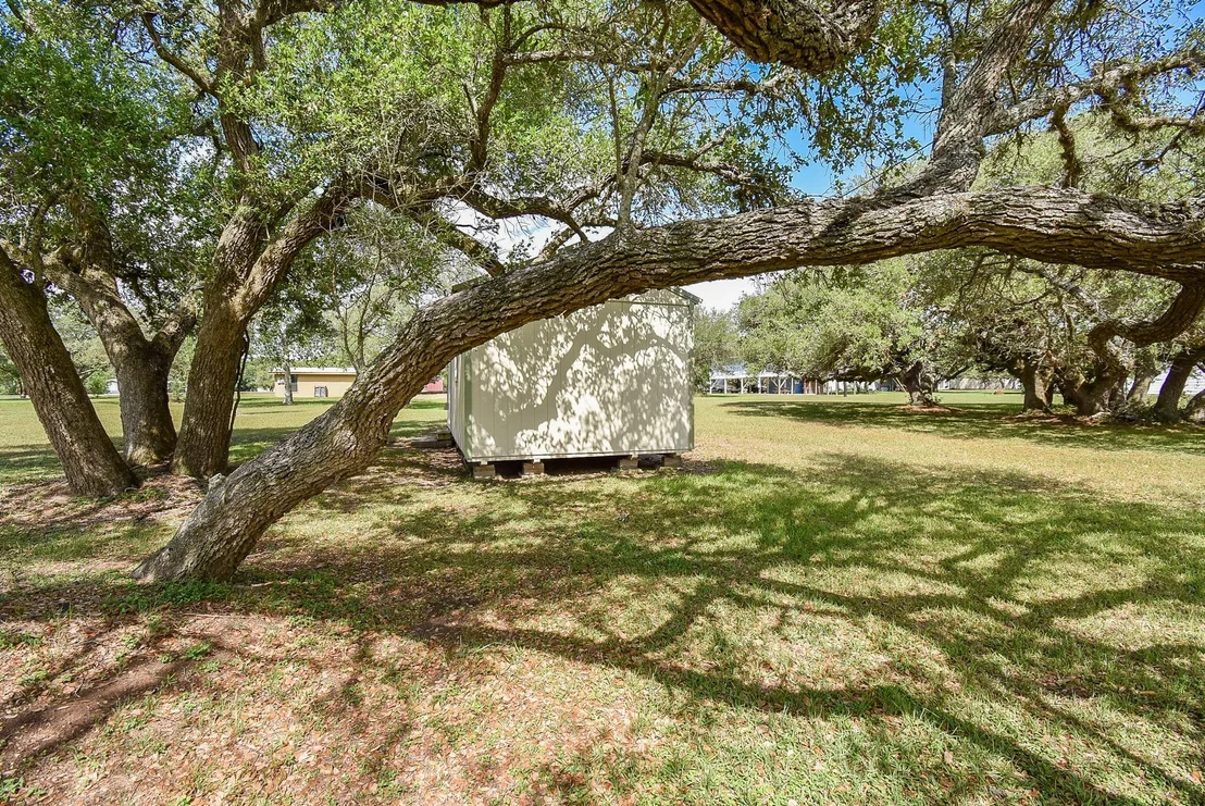 Photo of 1678 Bayview Drive