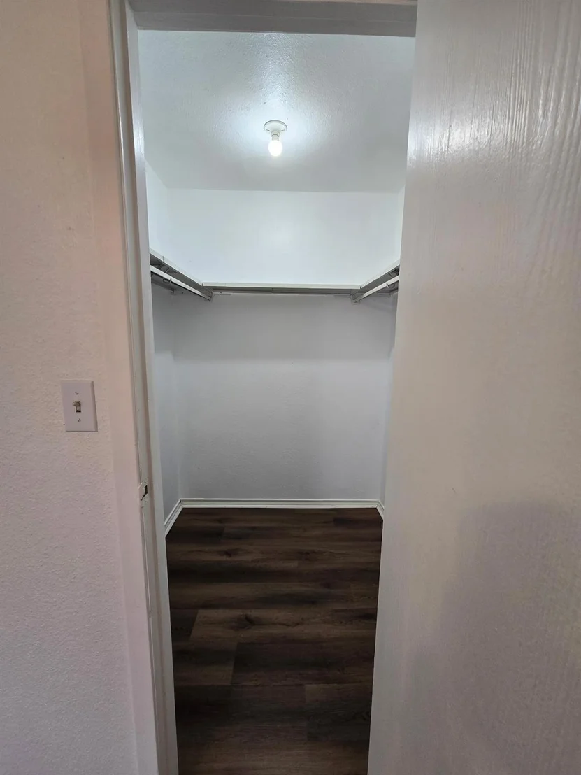 Photo of Unit 273B at 2501 Gulf Freeway