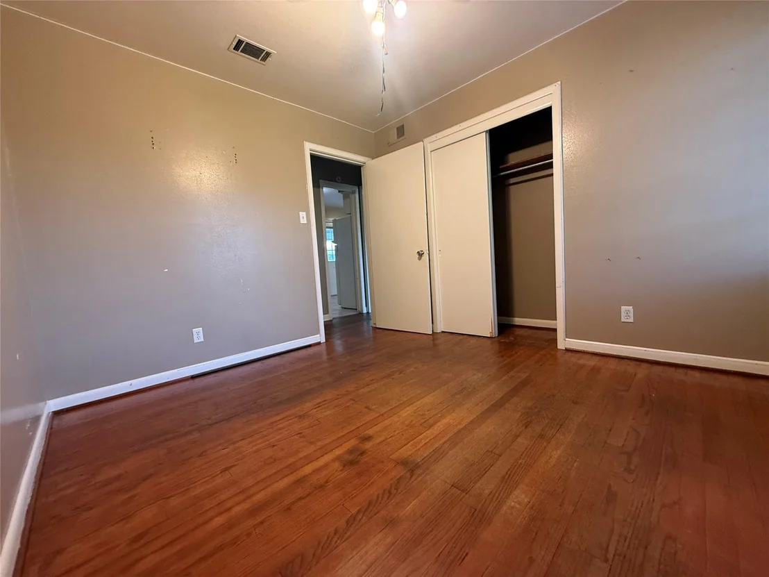 Photo of 6122 Brook Lea Street
