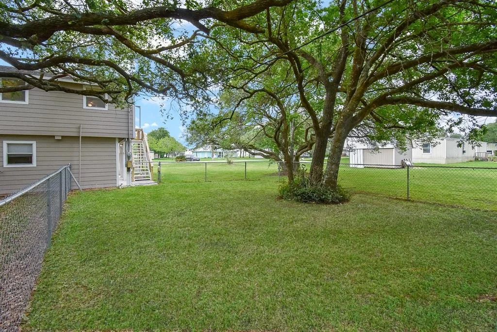 Photo of 1551 Bayview Drive