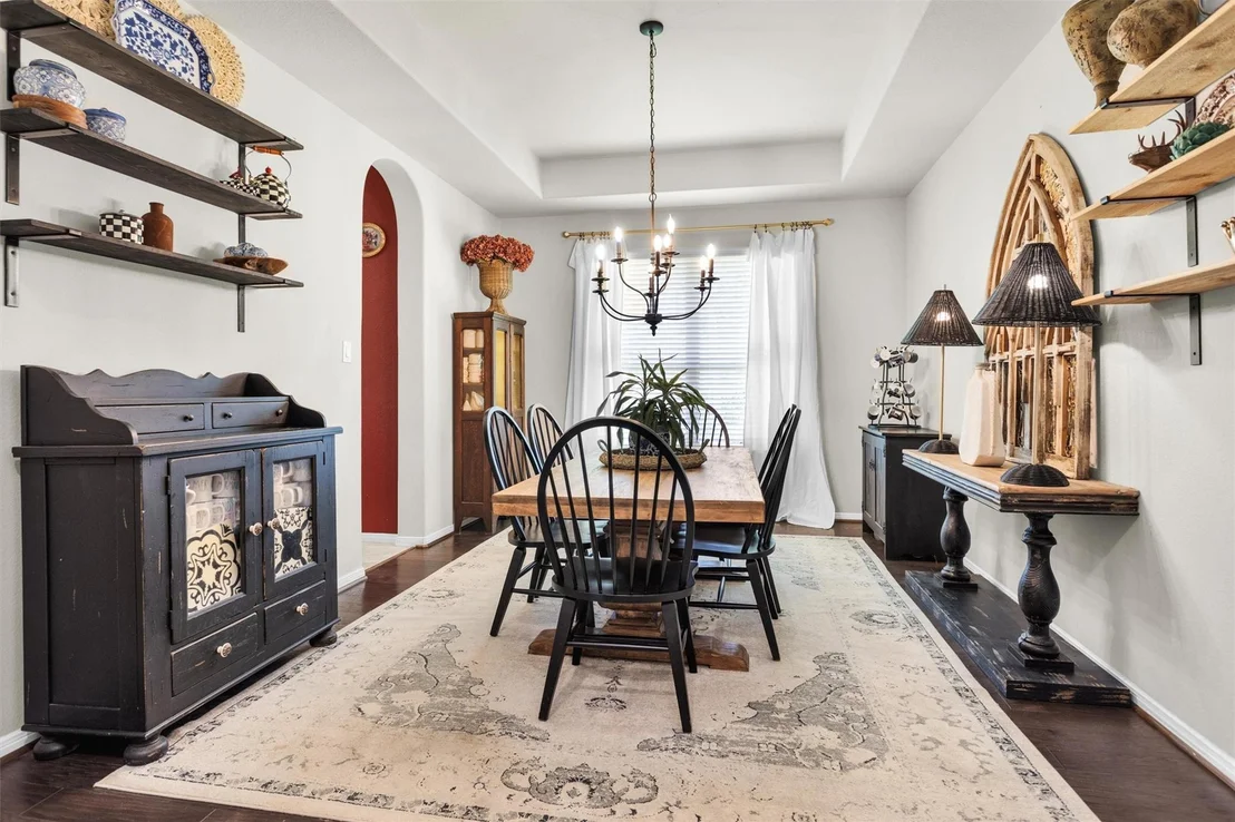 Photo of 9184 White Tail Drive