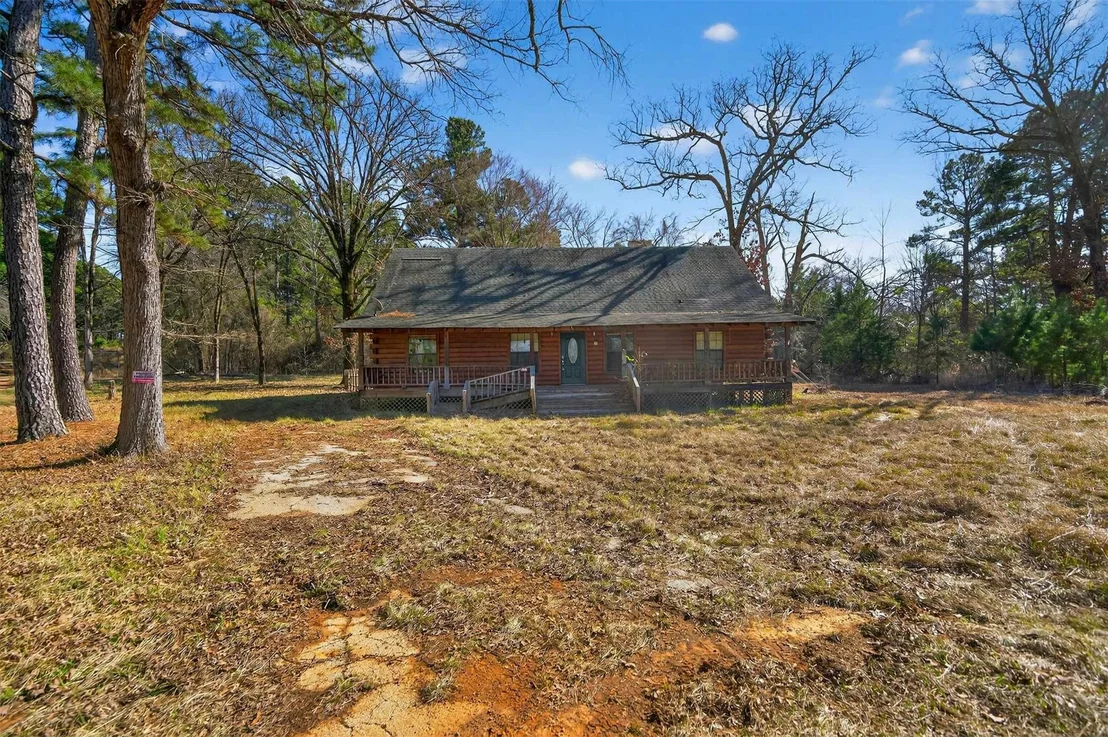 Photo of 18737 Saddleback Lane