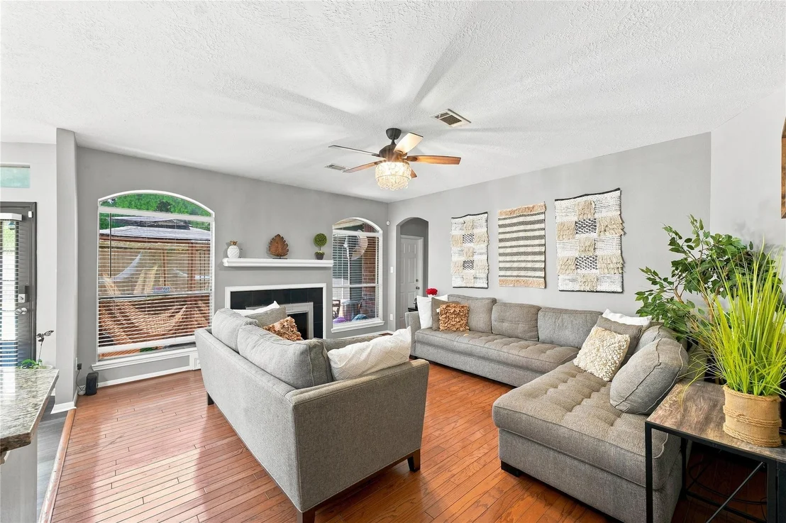 Photo of 10827 Oak Acres Drive