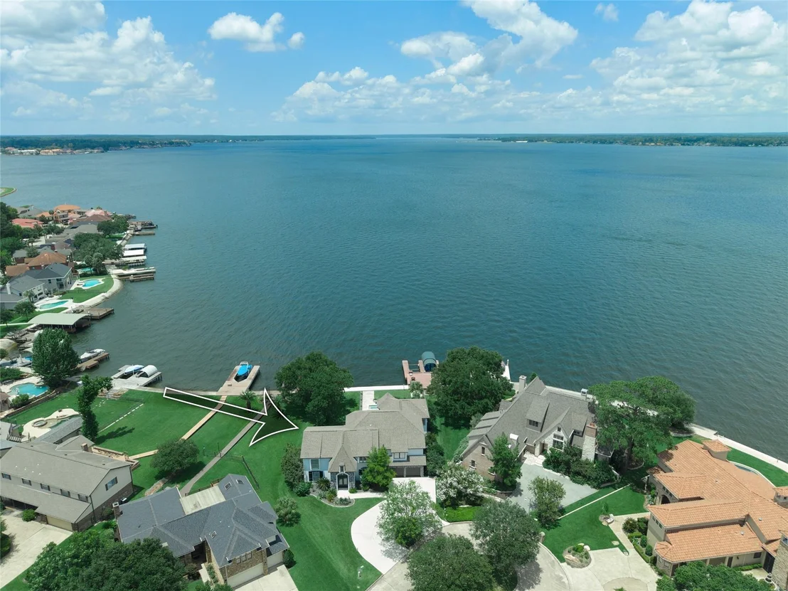Photo of 11706 Edgewater Court