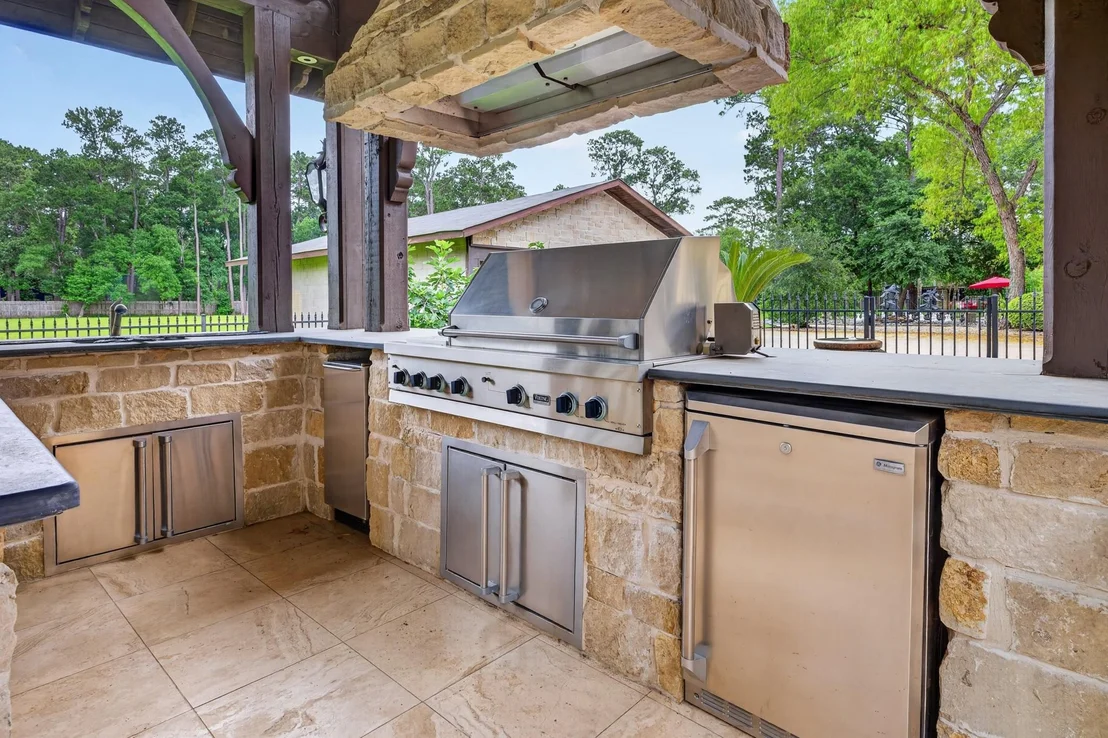 Photo of 728 Crestbend Drive