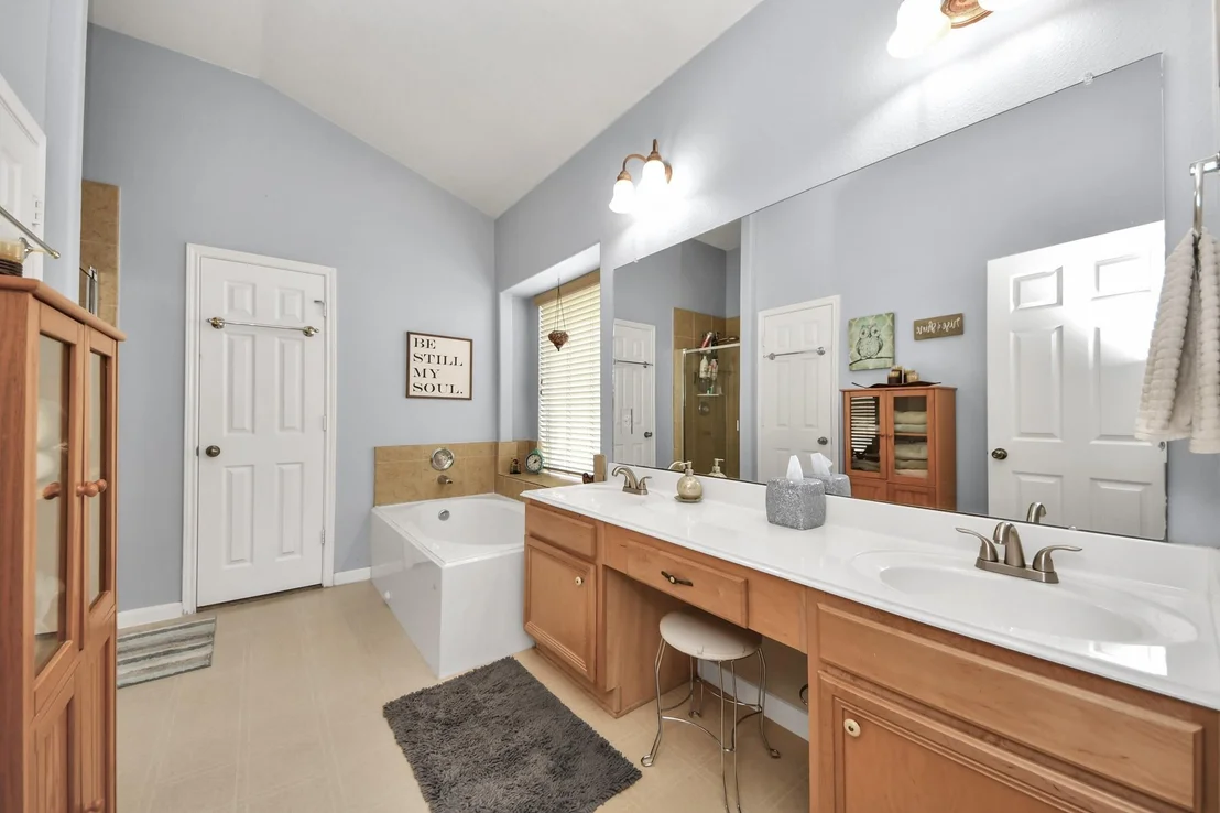 Photo of 9818 Lynette Falls Drive