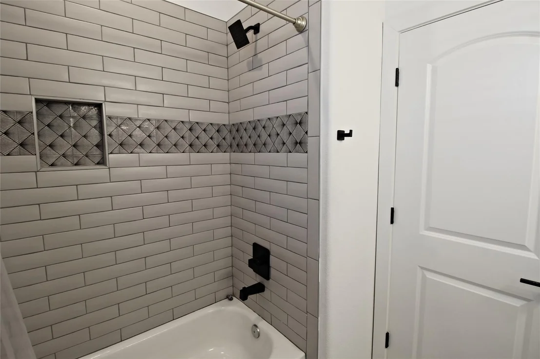 Photo of 1118 N Shepherd Drive