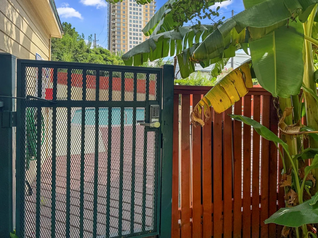 Photo of Unit 75 at 800 Post Oak Boulevard