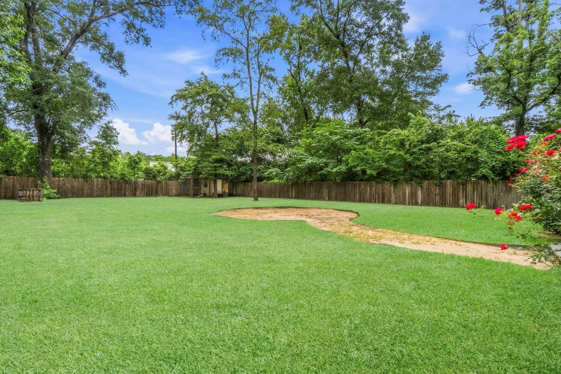 Photo of 418 Commanche Road