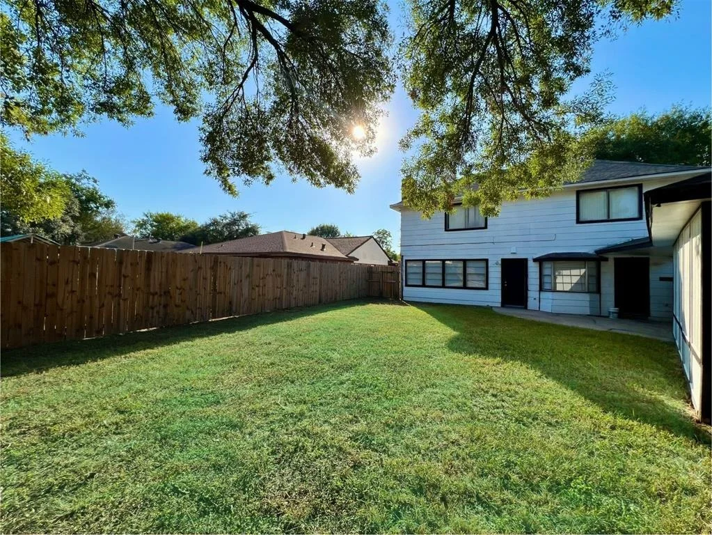Photo of 6523 Escondido Drive