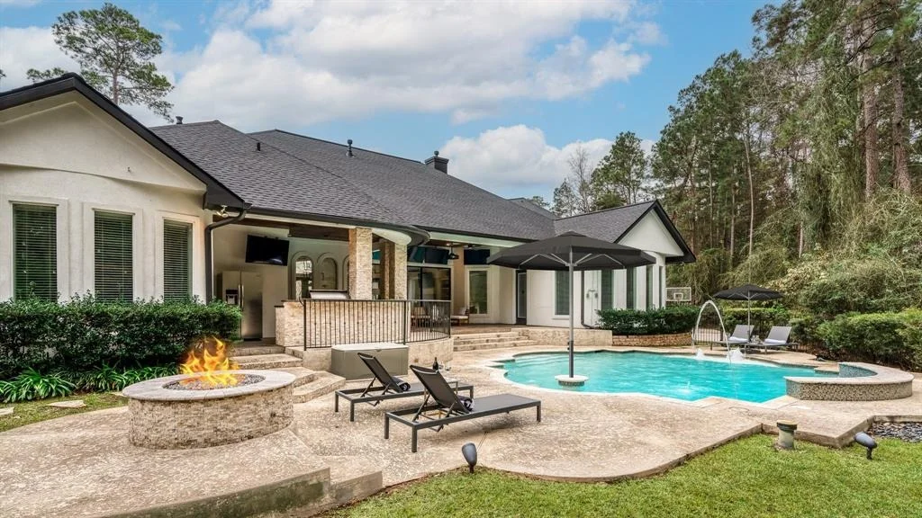 Photo of 337 W Pines Drive