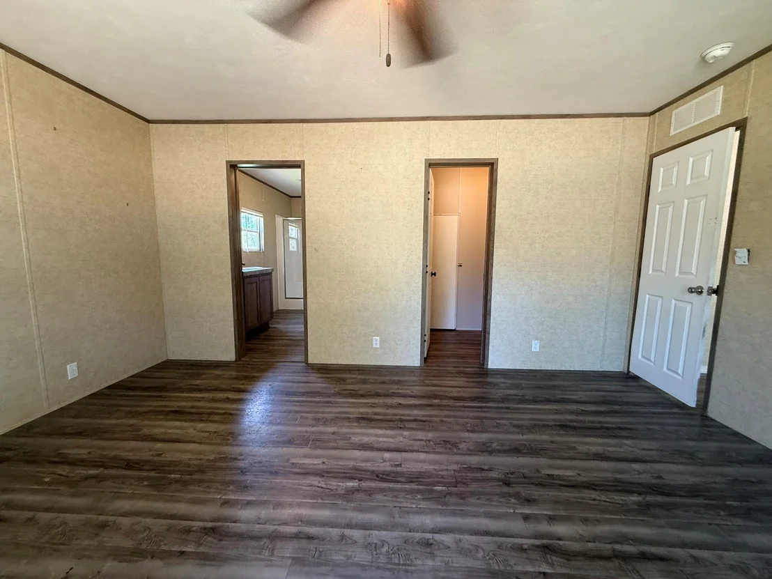 Photo of 600 Lakeview Loop