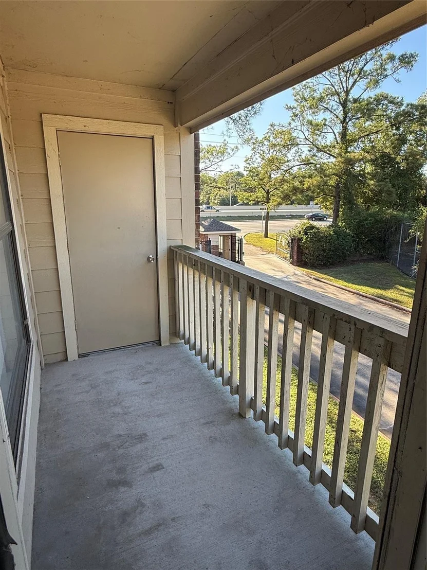 Photo of Unit 279B at 2501 Gulf Freeway