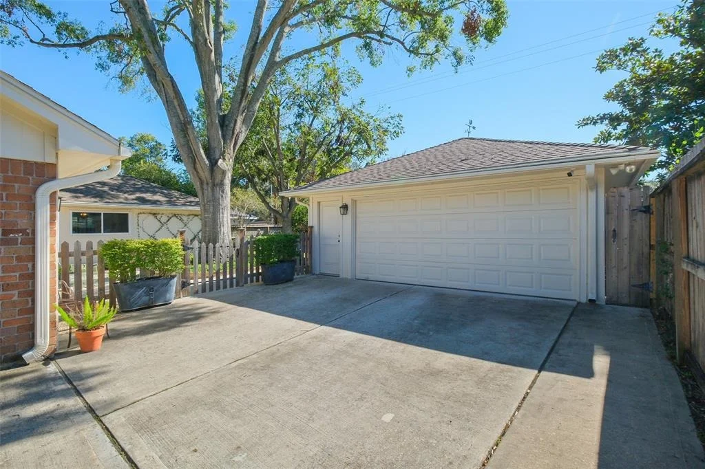 Photo of 10047 Olympia Drive