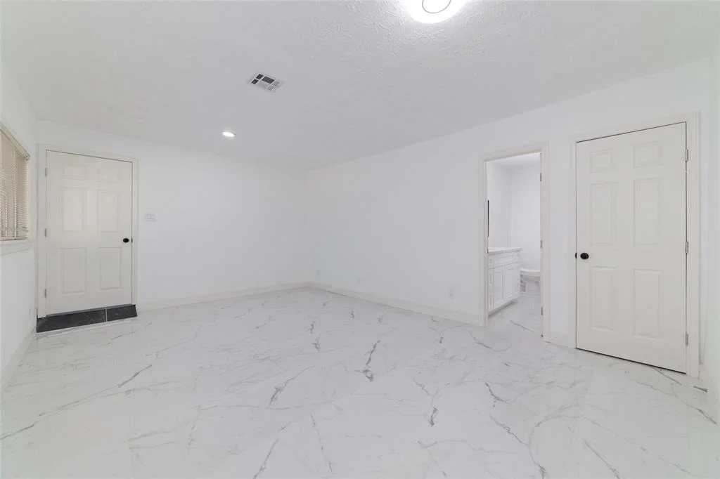 Photo of 9114 Mahoning Drive