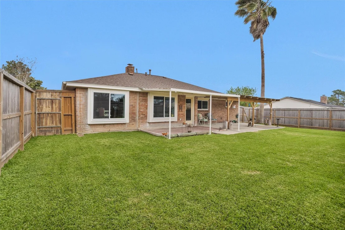Photo of 8422 Oakhaven Road