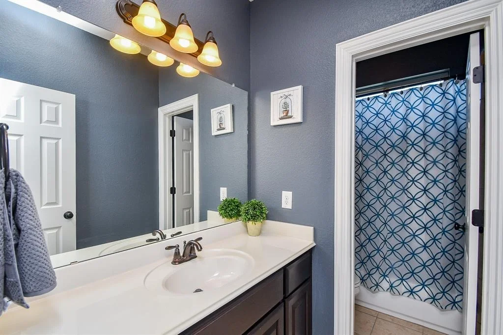 Photo of 7539 Langley Road