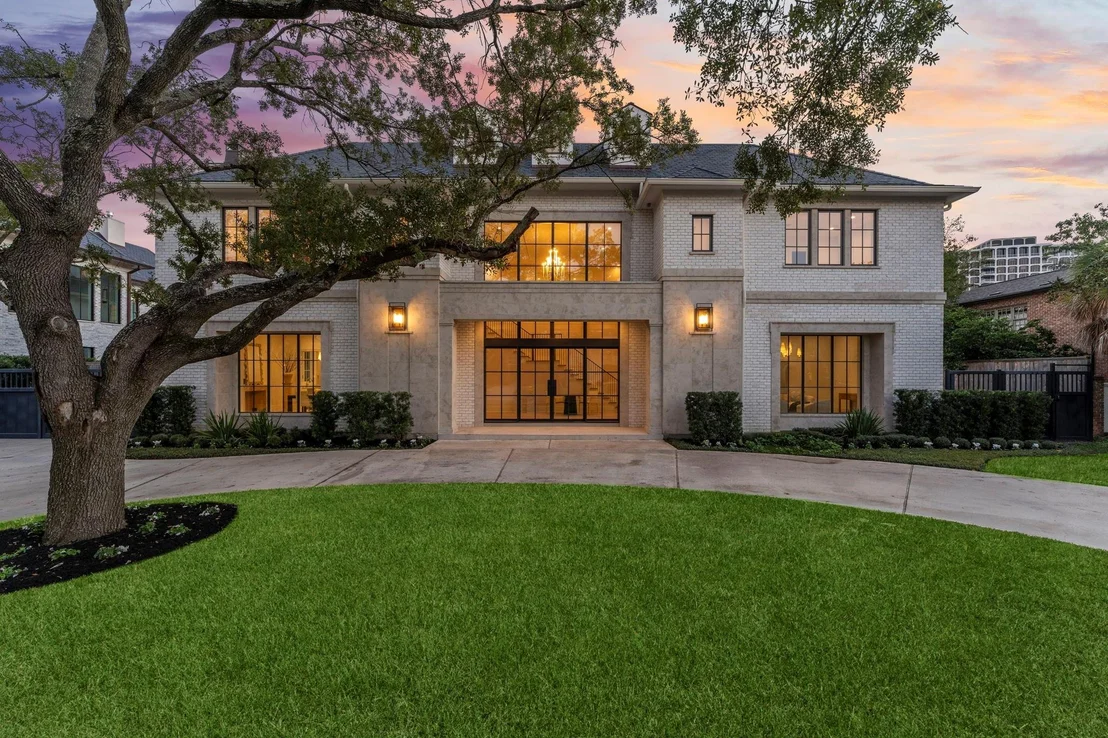 Photo of 3653 Chevy Chase Drive
