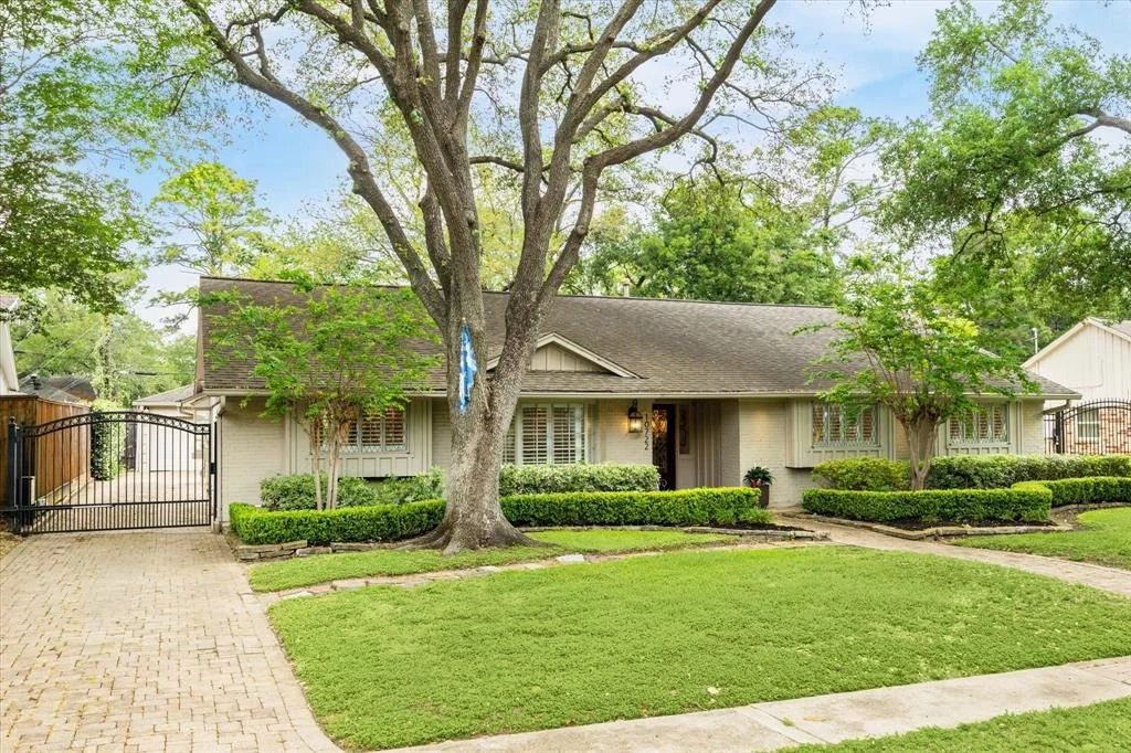 Photo of 10722 Del Monte Drive
