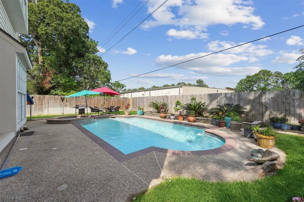 Photo of 16023 Lakestone Drive