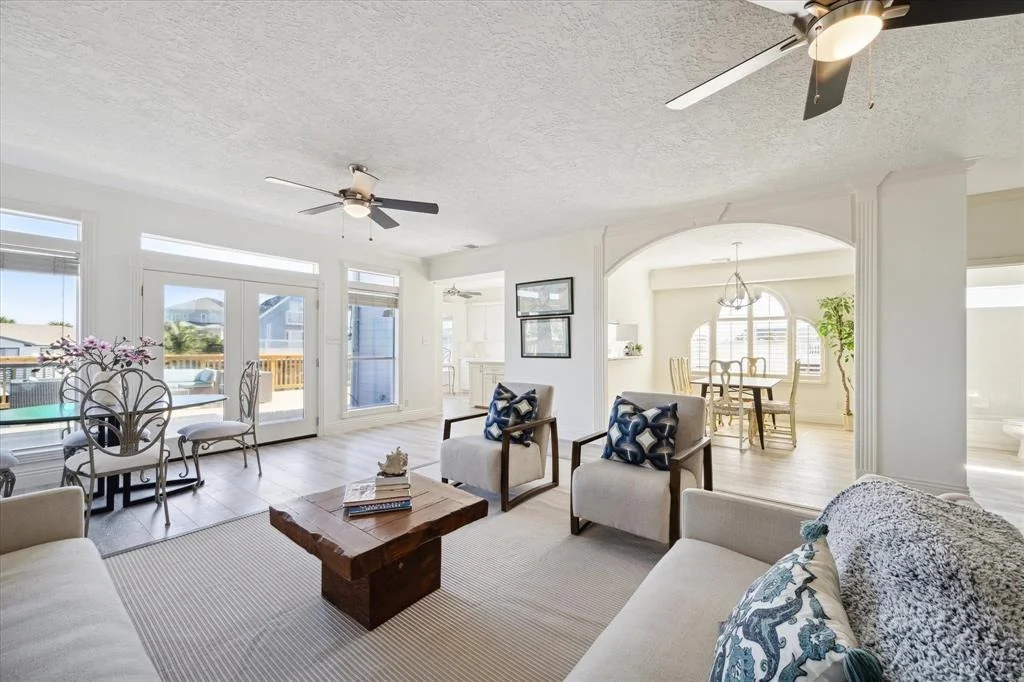 Photo of 210 Easterly