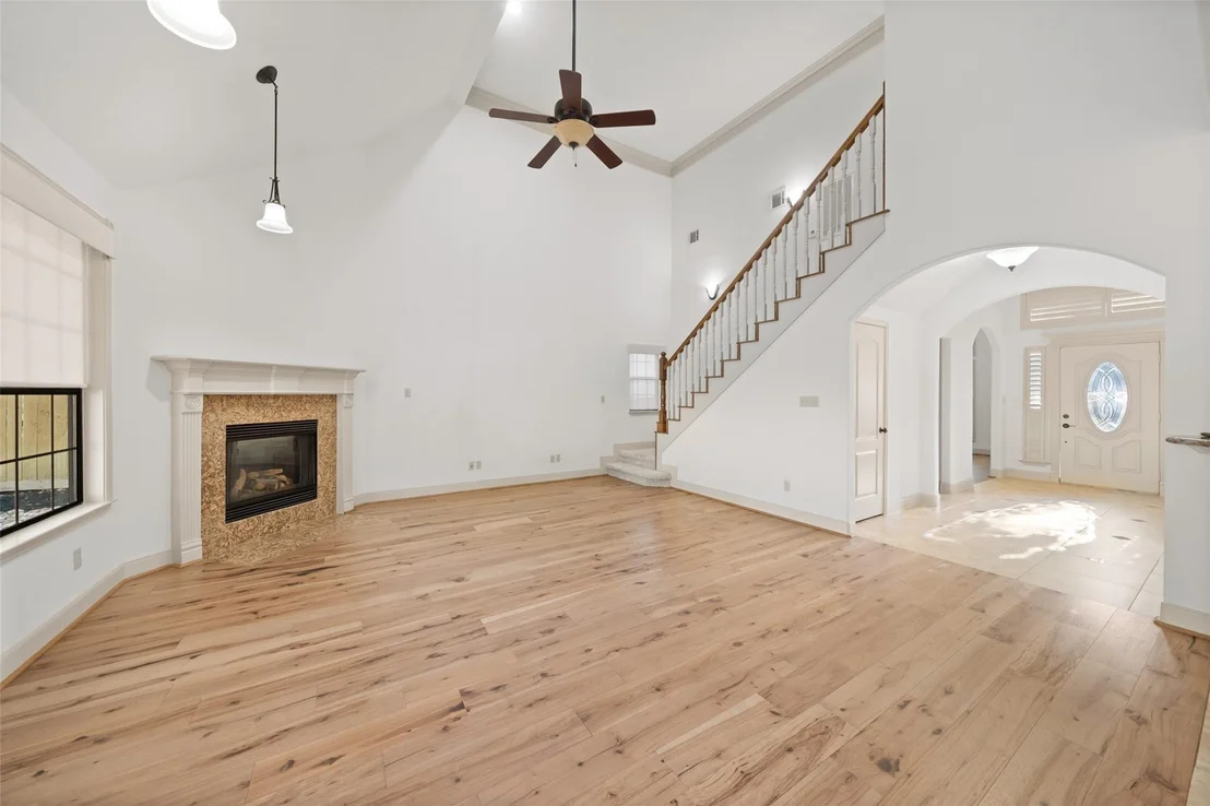 Photo of 214 Lake View Circle