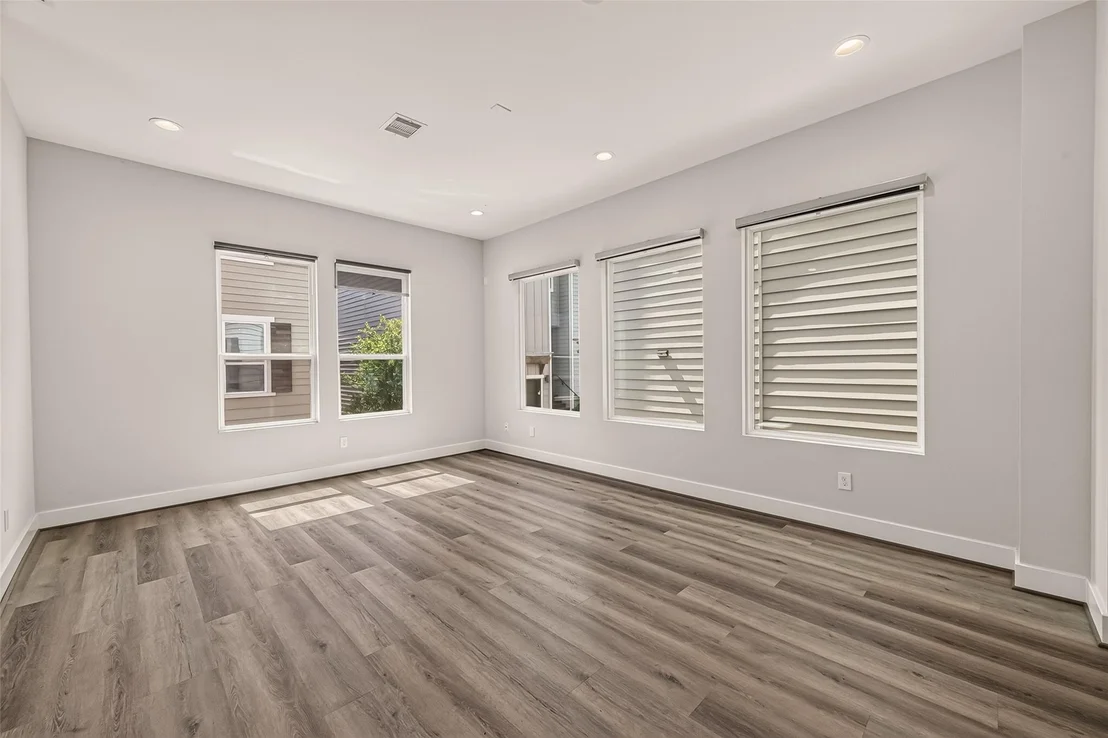Photo of 3350 Pinemont Drive