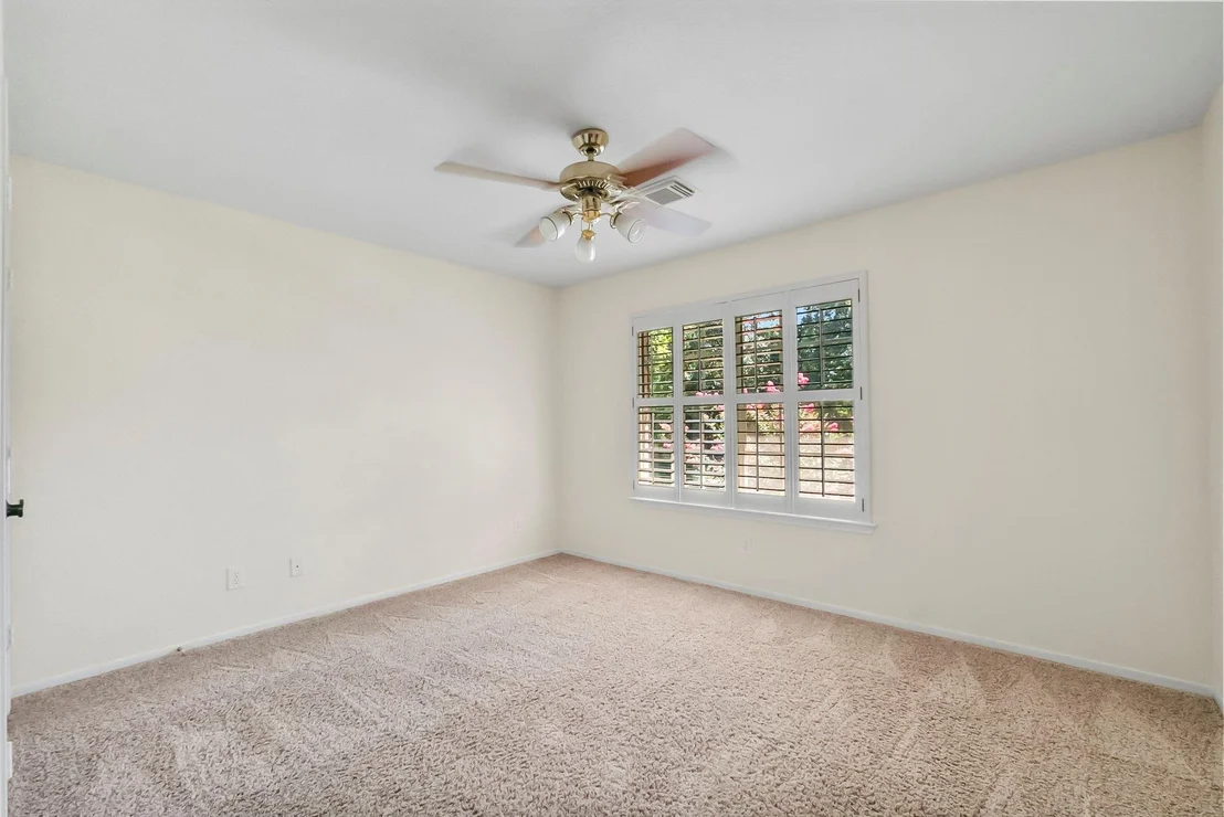 Photo of 78 N Cochrans Green Circle