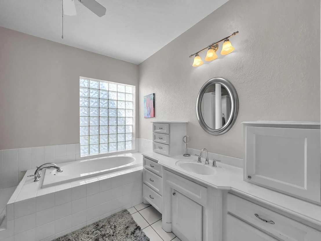 Photo of 520 Meadow Lane