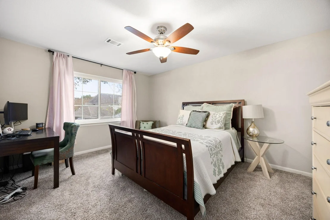Photo of 1118 Crossroads Drive
