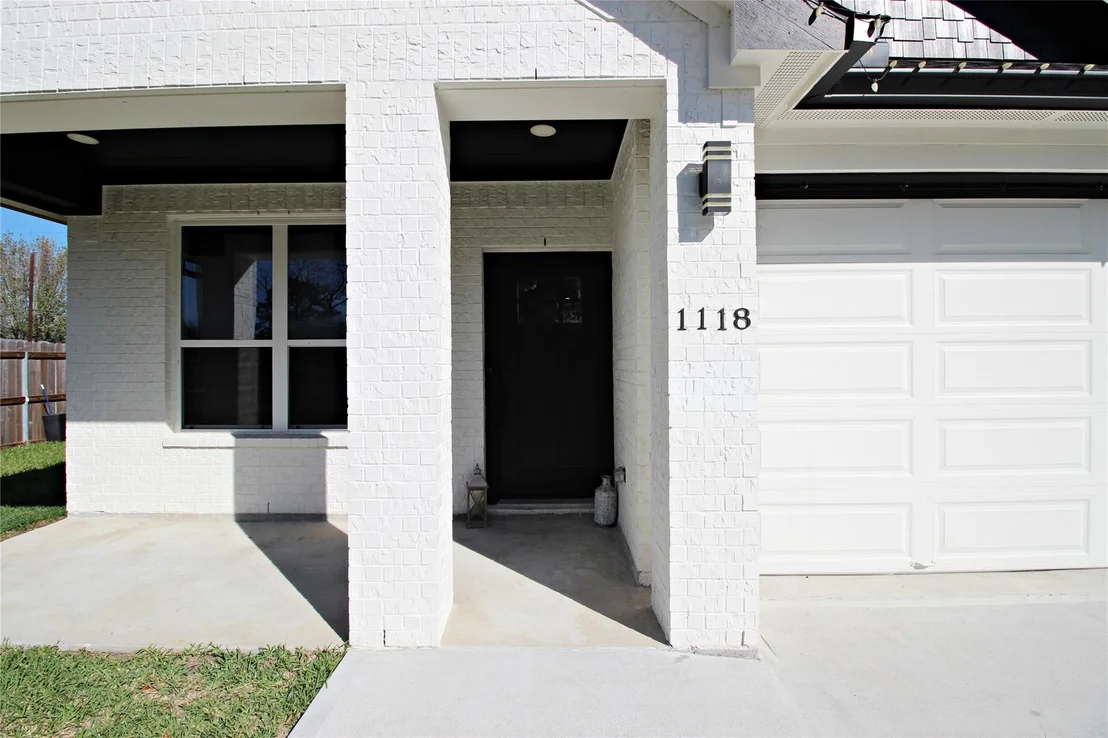 Photo of 1118 N Shepherd Drive