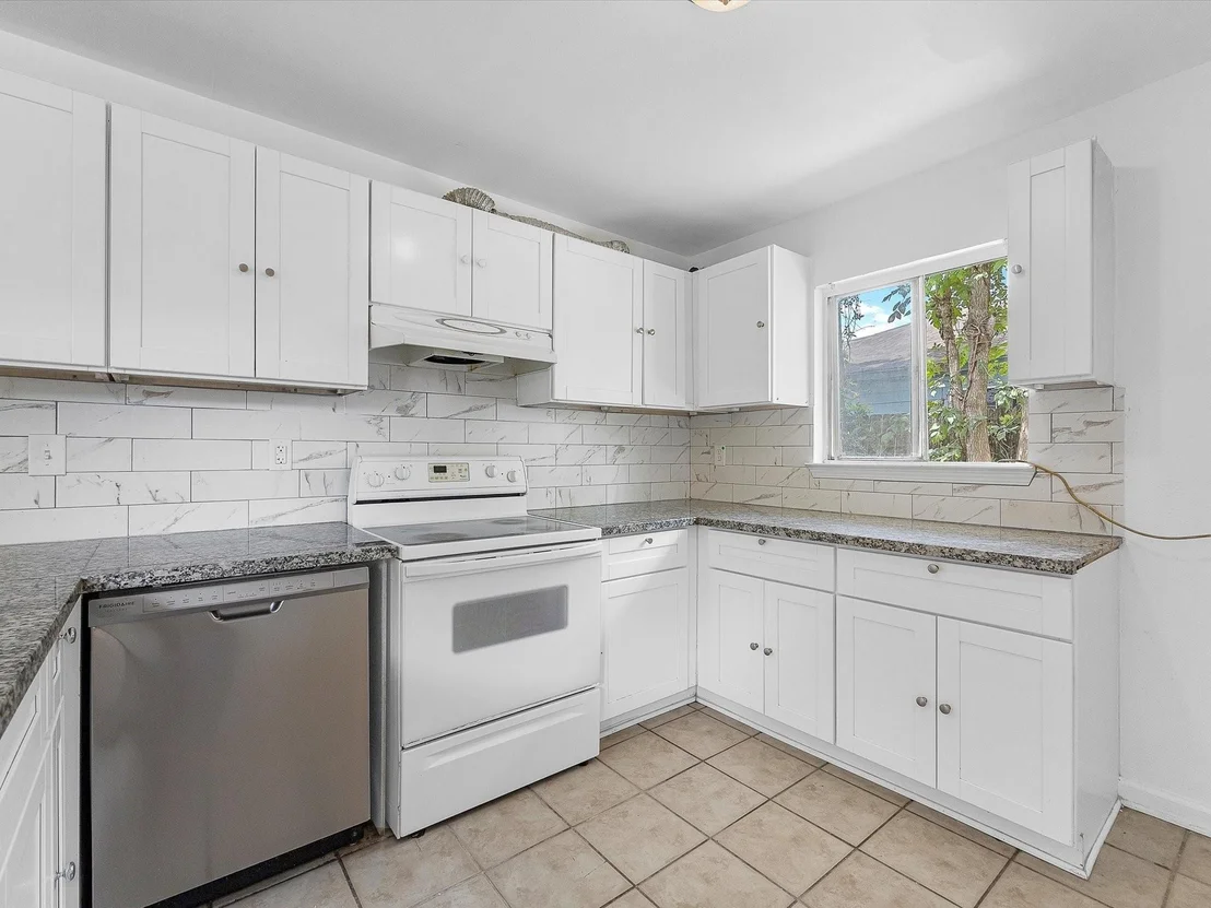 Photo of 8161 Record Street