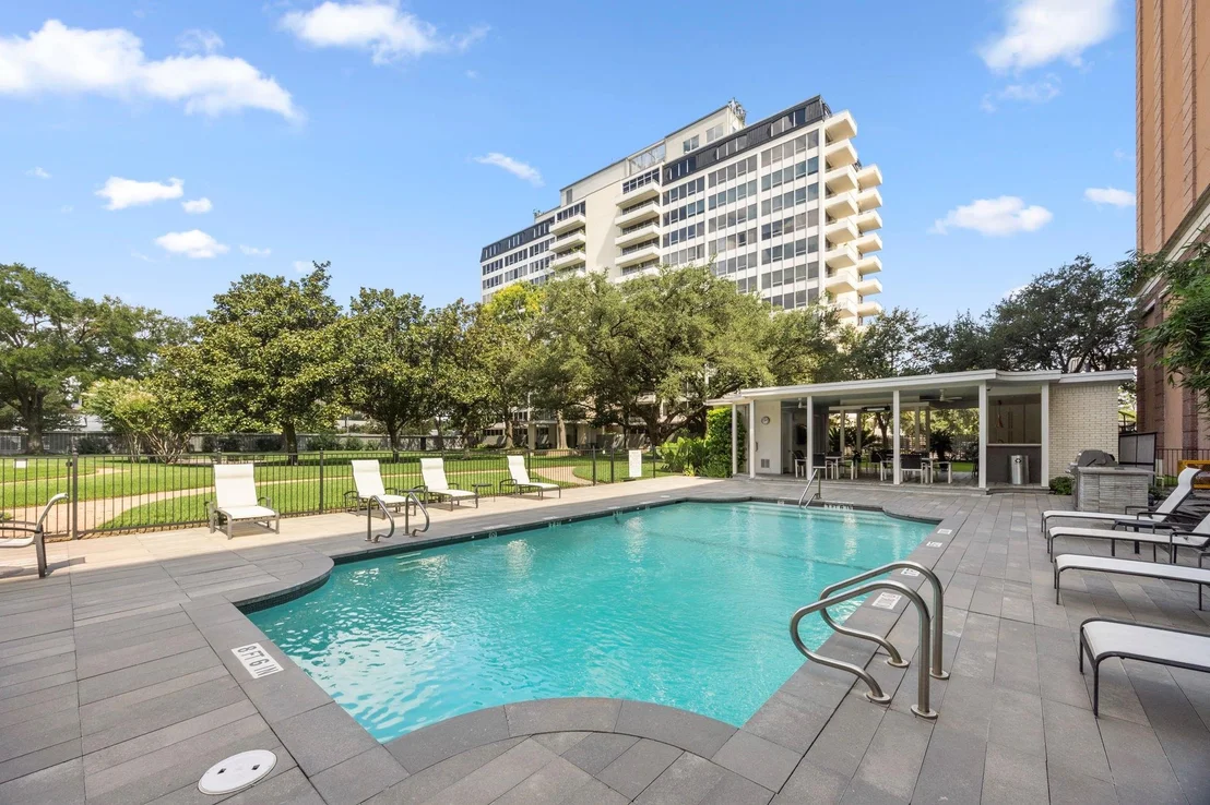 Photo of Unit PHE at 2701 Westheimer Road